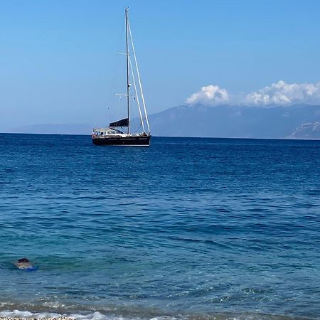 Tsakei Παραθαλασσιο Σπιτι Στην Εξοχηヴィラ エクステリア 写真