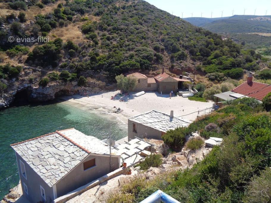 Tsakei Παραθαλασσιο Σπιτι Στην Εξοχηヴィラ エクステリア 写真
