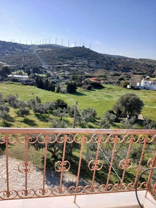 Tsakei Παραθαλασσιο Σπιτι Στην Εξοχηヴィラ エクステリア 写真