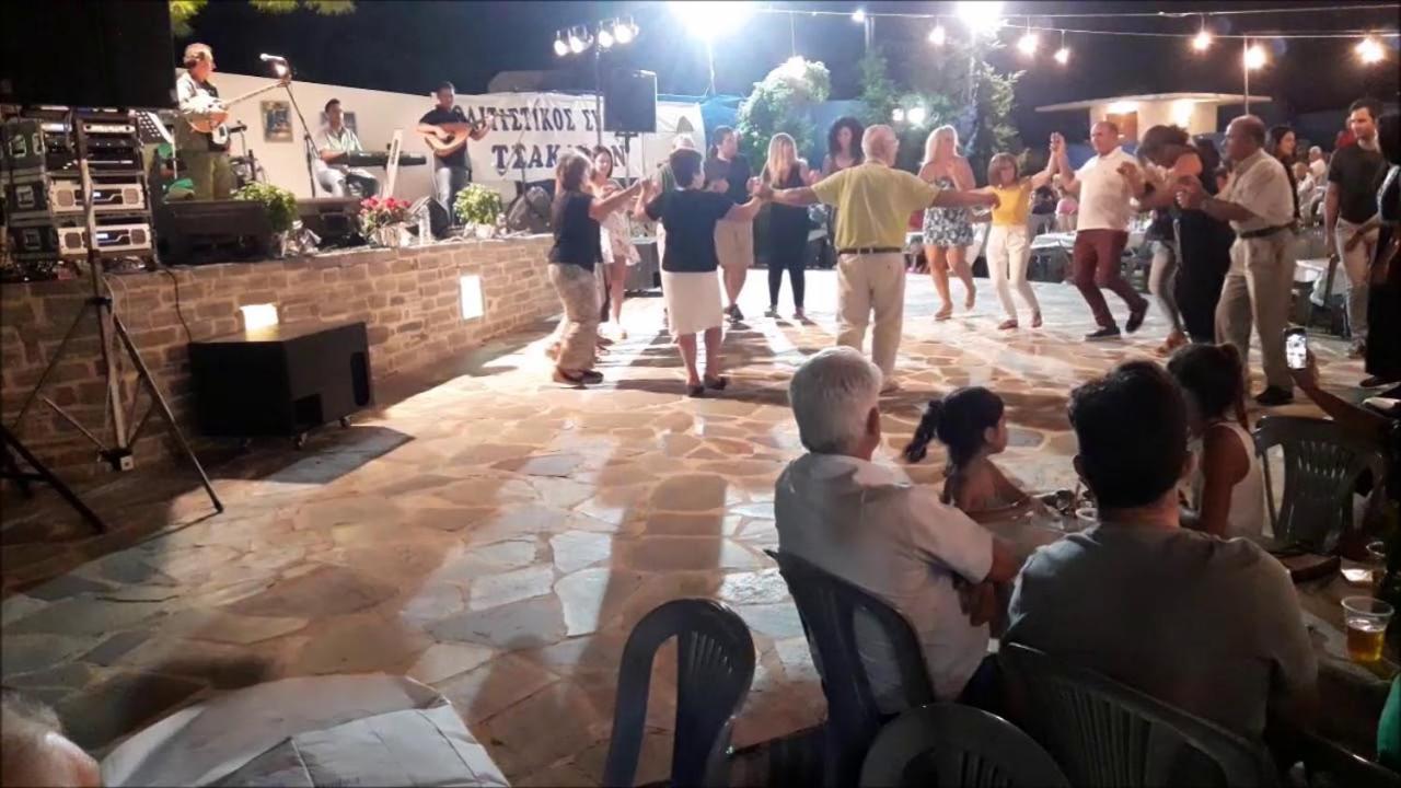 Tsakei Παραθαλασσιο Σπιτι Στην Εξοχηヴィラ エクステリア 写真